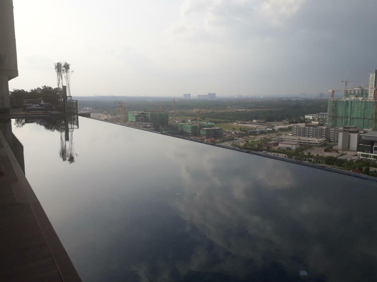 Mufasa Suites At Tamarind Suites With Wifi Netflix Coway Level 8 Сиберджая Екстериор снимка